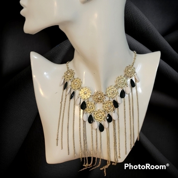 3/$30 Filigree Floral Teardrop Fringe Bib Plastron Flapper Necklace - Picture 1 of 7